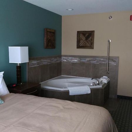 Grandstay Hotel & Suites Delano Extérieur photo