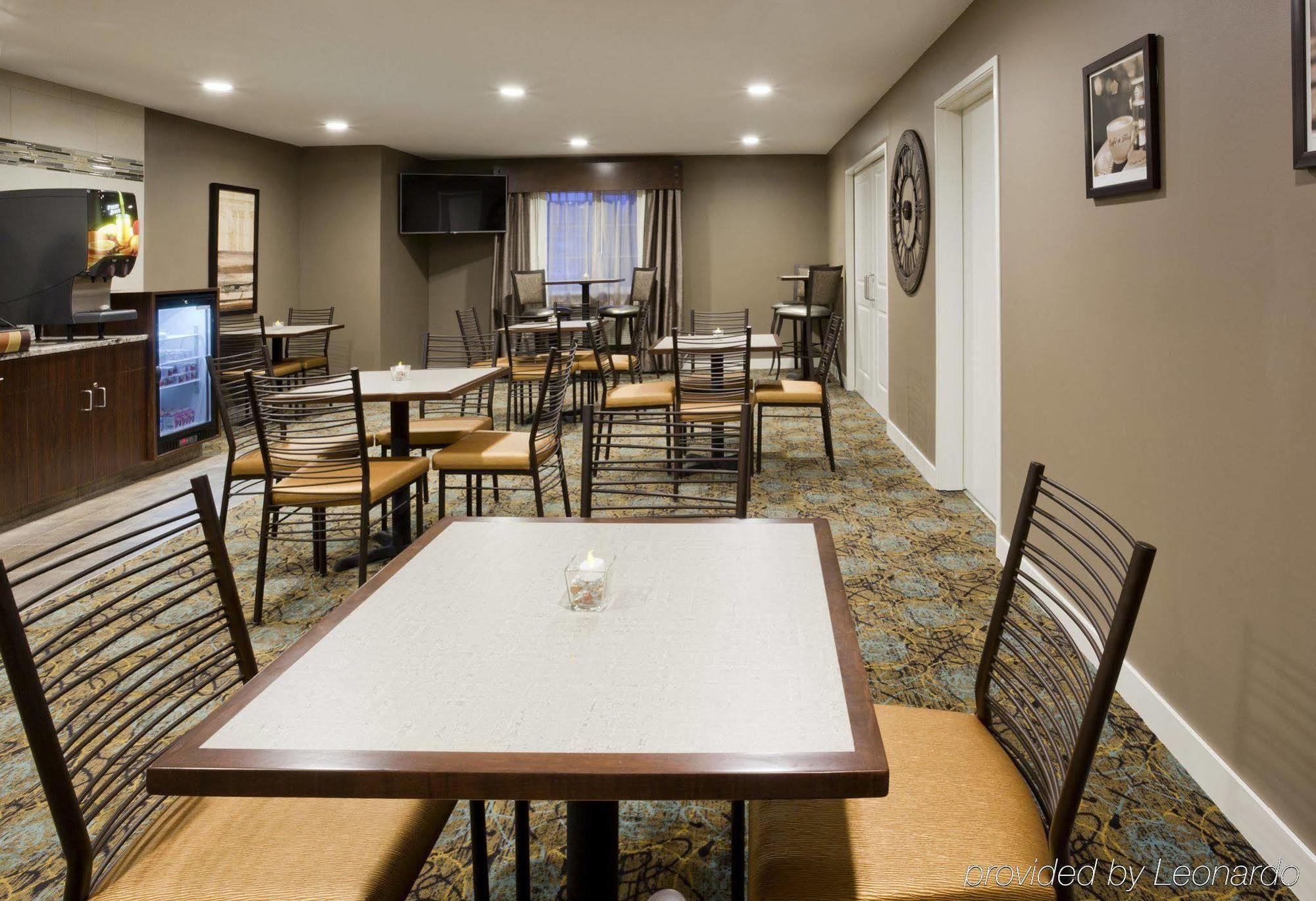Grandstay Hotel & Suites Delano Extérieur photo