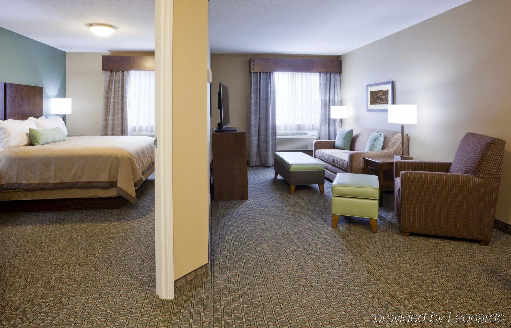 Grandstay Hotel & Suites Delano Extérieur photo