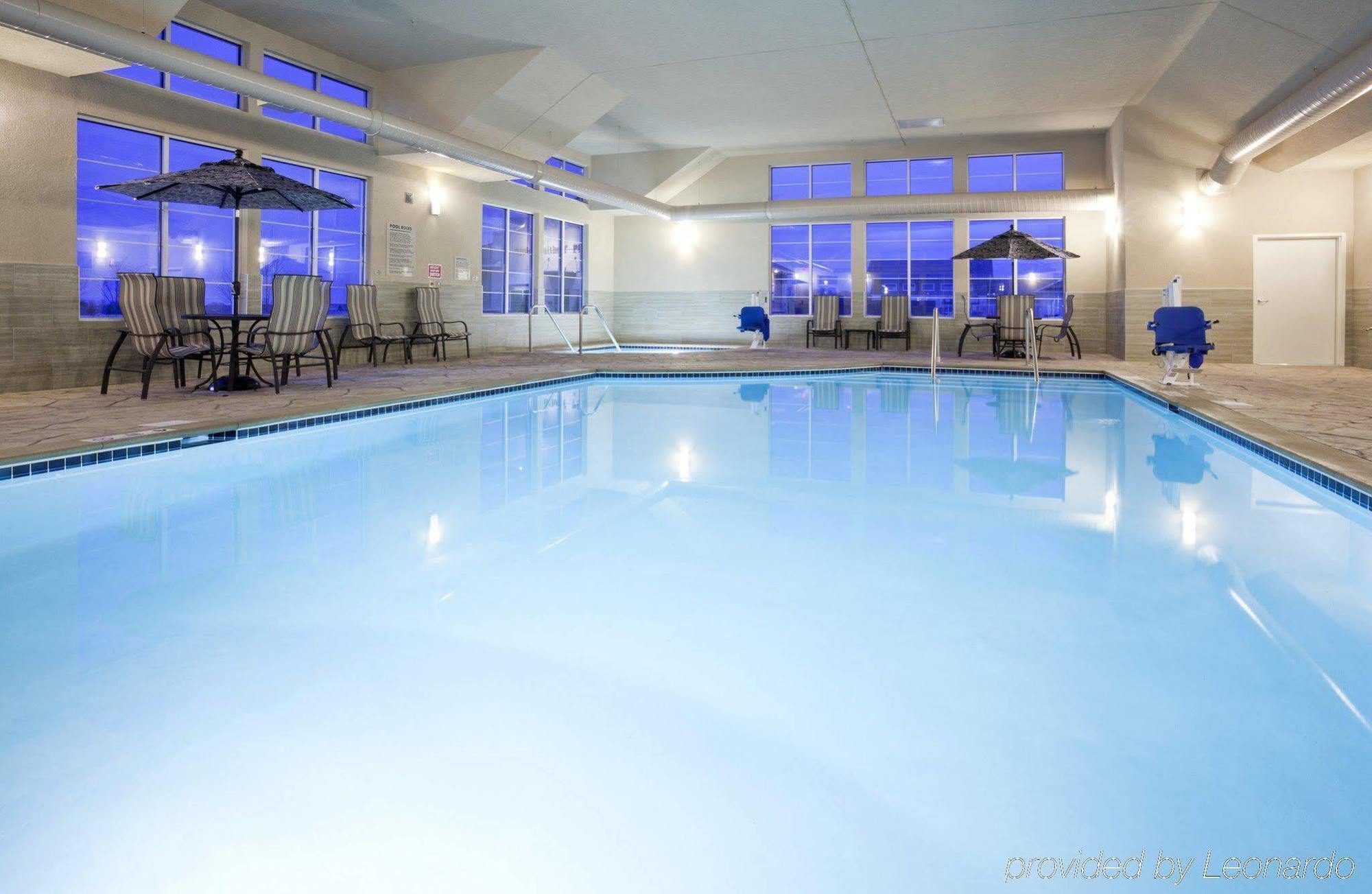 Grandstay Hotel & Suites Delano Extérieur photo