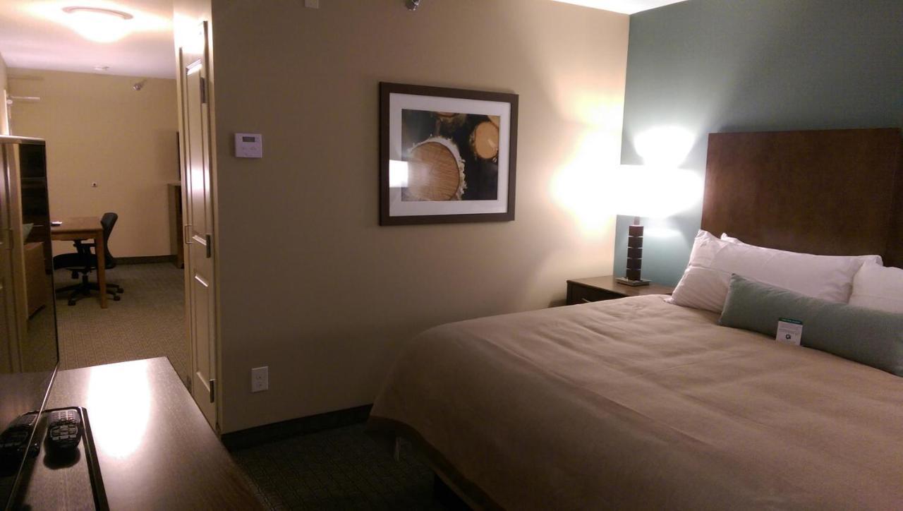 Grandstay Hotel & Suites Delano Extérieur photo