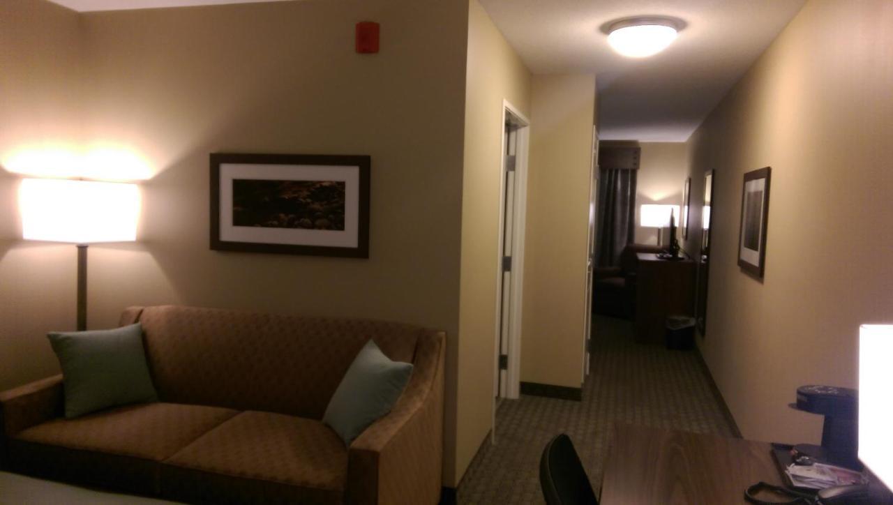 Grandstay Hotel & Suites Delano Extérieur photo